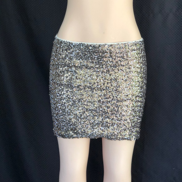 Decree Sequin mini Skirt size Medium silver - Picture 2 of 7